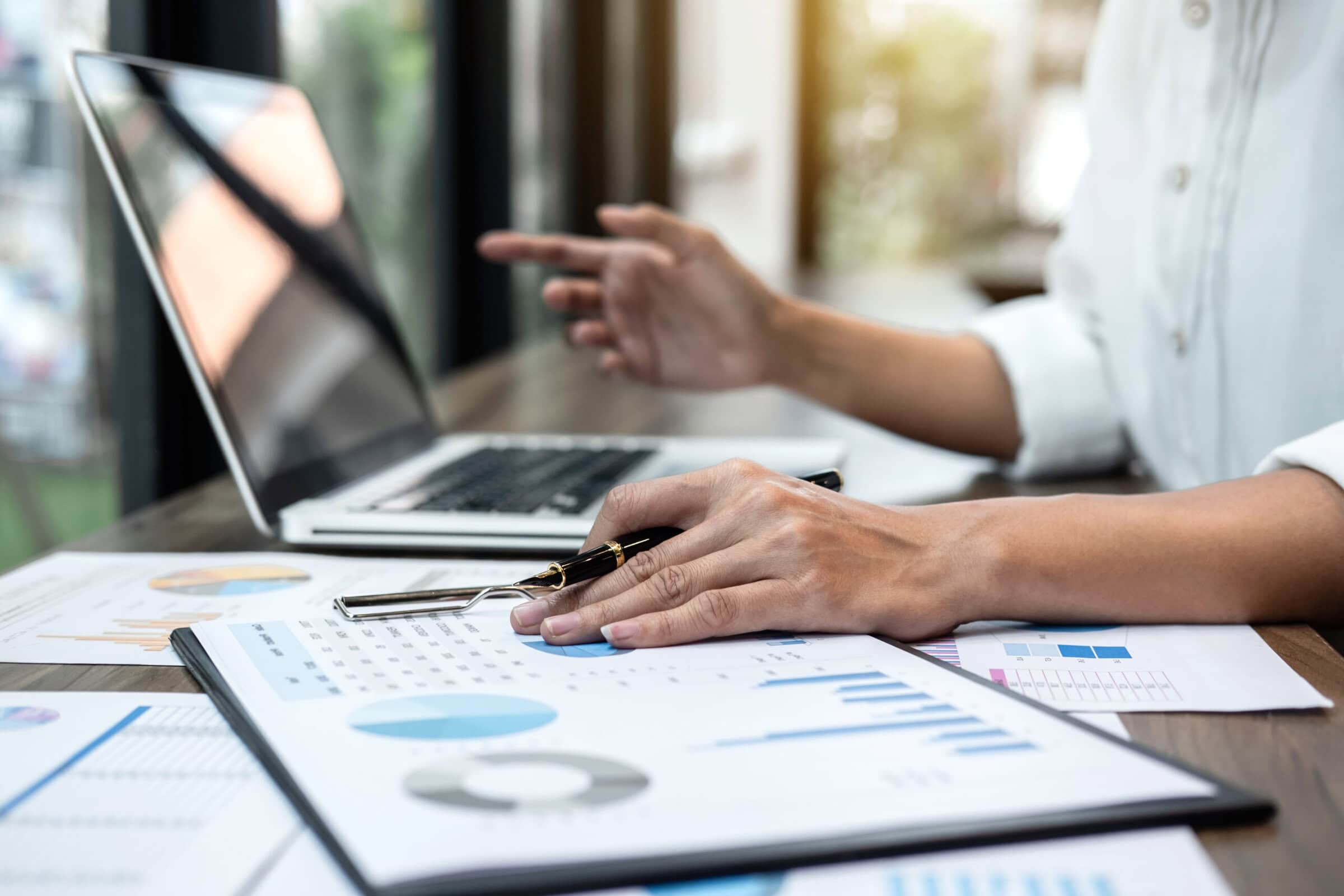 Business,Woman,Accountant,Working,Audit,And,Calculating,Expense,Financial,Annual